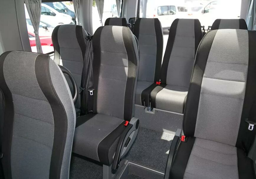 Renault Master 11 seat minibus